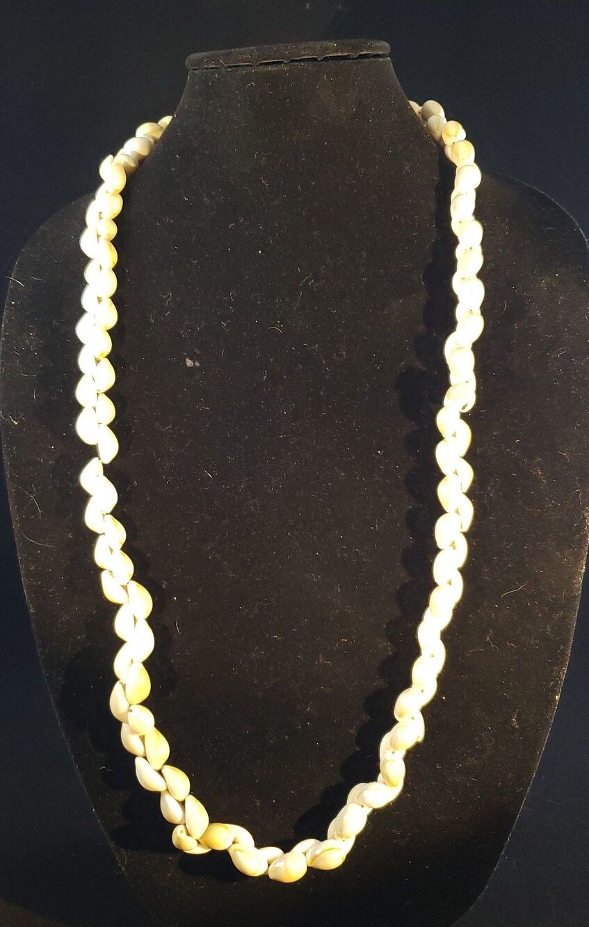 Vintage Unsigned Cowry/Cowrie Shell 17" Long Strand Chunky Statement Necklace